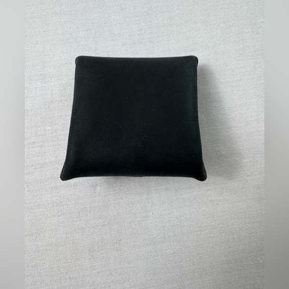 Black Leather Coin Pouch with Gold Button - Picture 4 of 5